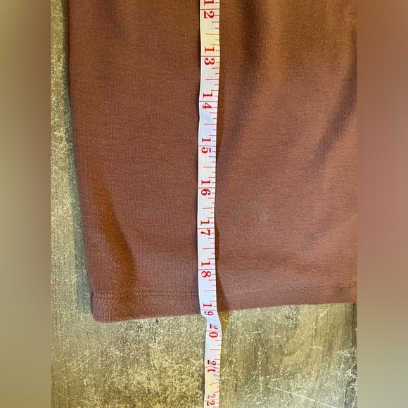 Aritzia Sunday Best Cropped Marsala TShirt Medium - Picture 5 of 8